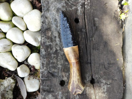 Hoja de obsidiana con mango de asta de ciervo. Recreación extraordinaria de un cuchillo prehistórico que 02