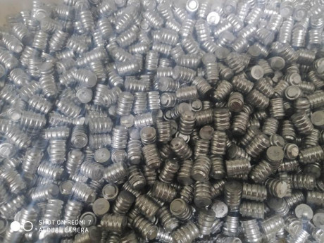 Son de 84 grains ,recalibradas a 313 y engrasadas con Alox

Son duras y buenas 
25 euros la caja de 700 00