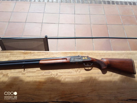 Se vende está escopeta de caza de gran calidad y artesana de nuestro país.

Es 71cm 3/1 selector de tiro 00
