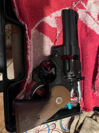 Hola, necesito información sobre armerias que pudieran tener piezas del revolver de  CO2 marca Crosman 52