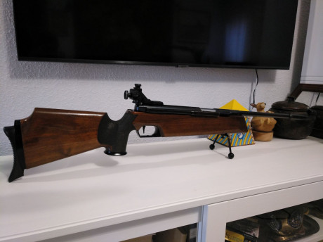  Feinwerkbau 300s , la carabina se encuentra en buen estado general, con  claros signos de uso  tanto 00