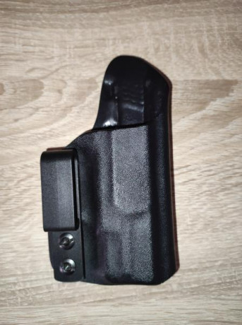 Funda diestra para Smith Wesson Shield 9mm. En kydex, es una funda muy discreta en su porte, la mejor. 01