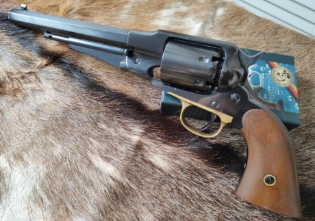 Hola, vendo Remington Navy Cal. .36, 7,5" Uberti, solo entrega en tu IA o la mía en Madrid, no envío.

Excelente 00