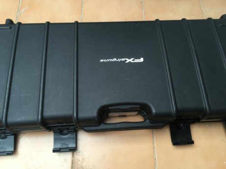 Carabina en 6,35 
Se adjunta:
Maletín original de FX
Dos cajas de slug estrenadas 
(No se incluye visor 02