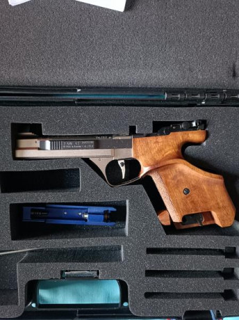 Se vende pistola Feinwerkbau AW93+ cierre AW93 light y punto de mira extra para disparos a larga distancia. 01