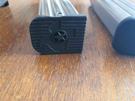 En venta 2 cargadores y funda STI, SVI, SPS
130 euros por todo con gastos de envío incluidos
No puedo 11