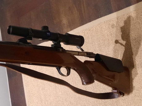 Rifle de cerrojo, caja larga en buen estado, carrillera regulable, monturas apel, visor zeiss con tubo 01