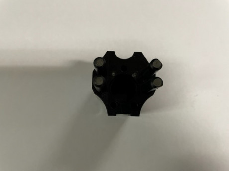 Pongo a la venta contrapeso para pistola Match Guns MG-4 de calibre 32, lleva cuatro amortiguadores inerciales 02