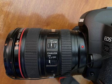 Vendo cámara Canon EOS 5D MarkII con objetivo Canon 24-105mm1:4 EF L IS II USM, tanto la cámara como el 02