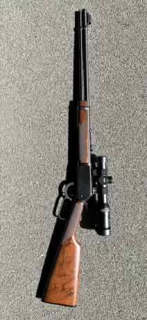 En venta este WINCHESTER 9422 en 22magnum (sin el visor) que no ha disparado más de 300 tiros y es de 01