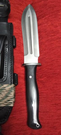 Cuchillo j&v Ezapac.  No se a utilizado nunca. Cachas micarta negras pulidas con separadores rojos 01