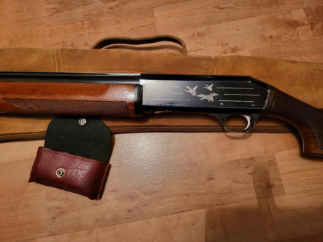 Vendo repetidora Gamba cal.12 ,con polichoques en muy buen estado 300 euros,funda cuero incluida. 02