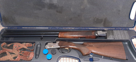   Buenas noches

Un conocido vende sus armas debido a un problema de salud, ambas presentan ligeras marcas 02