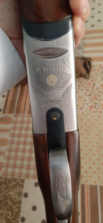   Buenas noches

Un conocido vende sus armas debido a un problema de salud, ambas presentan ligeras marcas 01