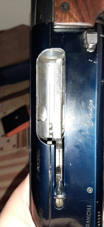   Buenas noches

Un conocido vende sus armas debido a un problema de salud, ambas presentan ligeras marcas 21