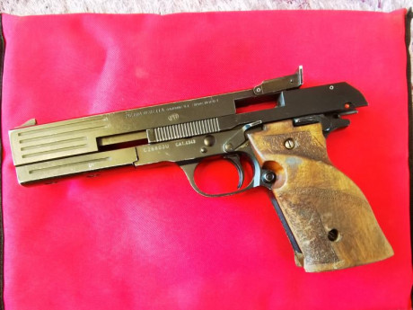Vendo Pistola Beretta 89 gold standard calibre .22lr. con un cargador. por 180euro. 


VENDIDOOOOOOO 00