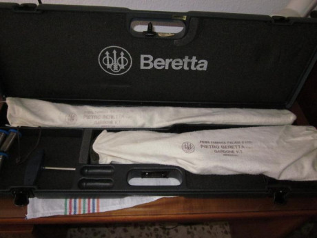 :apla: Pongo a la venta, escopeta superpuestaBeretta 682 Gold Sporting.
Maletin original, con sus 5 polichok 02