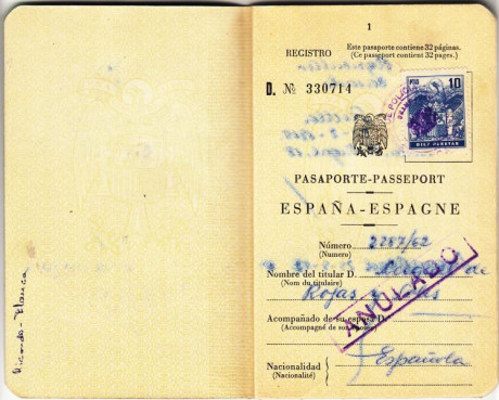  EN RECUERDO Y HOMENAJE A LOS QUE YA NO ESTÁN. 

Si pones en  GOOGLE    PASAPORTES EN LA MEMORIA   da 101
