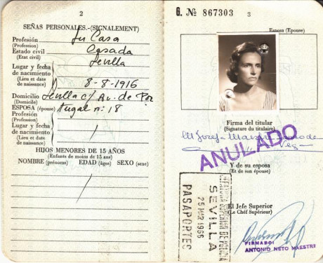  EN RECUERDO Y HOMENAJE A LOS QUE YA NO ESTÁN. 

Si pones en  GOOGLE    PASAPORTES EN LA MEMORIA   da 112