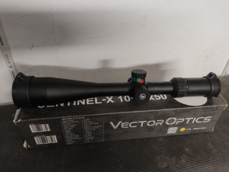 Compañero del club pone a la venta visor Vector Optics Sentinel 10-40x50. Usado con carabina de aire comprimido 01