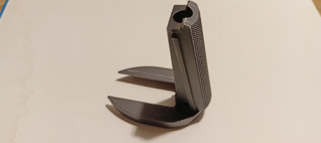 Vendo un fanel y lomo metálico para 1911 Eemann Tech por 50 € con portes por Correos incluidos dentro 02