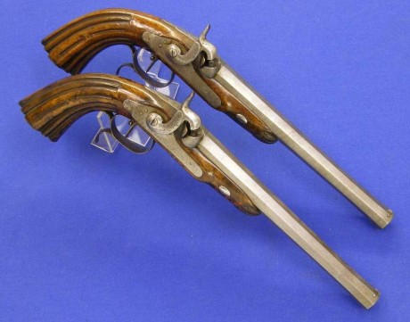 Voy a colocar unas fotos de un arma larga alemana de llave de mecha del siglo XVI. 90
