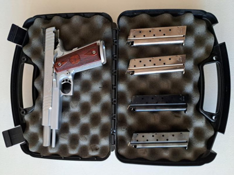 Vendo STI TARGER MASTER 6", calibre 9 mm parabellum. VENDIDA
4 cargadores.
2 cachas, original y otras 02