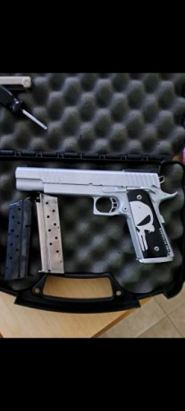 Vendo STI TARGER MASTER 6", calibre 9 mm parabellum. VENDIDA
4 cargadores.
2 cachas, original y otras 01