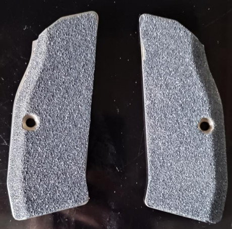 Hola, por no usar vendo estas fantásticas cachas de latón casi nuevas para la pistola   SHADOW 2.   Están 00