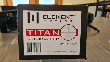 Vendo este visor Element Titan.
Se puede ver en las fotos la.reticula que lleva y el modelo exacto de 02