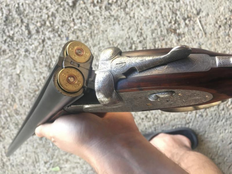vendo en impecable estado, union armera 215, calibre 12/70 impoluta. culata de nogal seleccionado al aceite.

precio 11