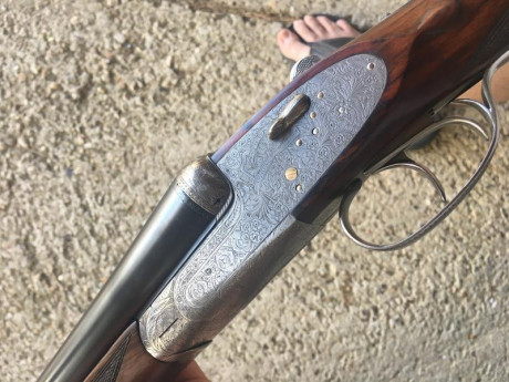 vendo en impecable estado, union armera 215, calibre 12/70 impoluta. culata de nogal seleccionado al aceite.

precio 10