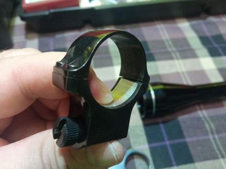 Buenas tardes,

Recientemente he montado un visor en mi nuevo Rifle y tengo un gran problema. Al ir a 51
