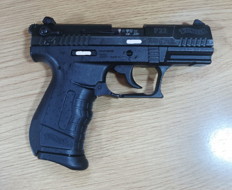 Un amigo me pide que le anuncie esta Walter P-22 del calibre 22. LR

El arma esta en muy buen estado y 01