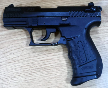 Un amigo me pide que le anuncie esta Walter P-22 del calibre 22. LR

El arma esta en muy buen estado y 00