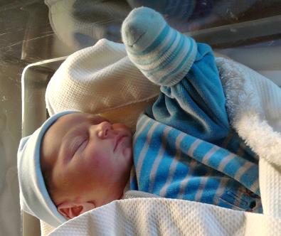 Pues si, compañeros, el viernes 03 de diciembre a las 08:00 am apareció Héctor por el mundo.

Por ahora 00