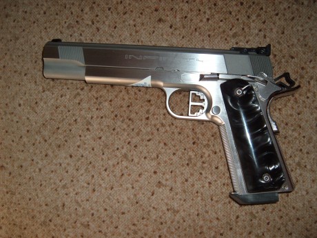 Hola,he abierto este hilo para que todos aquellos que tengais armas Españolas,podais lucirlas aqui con 00