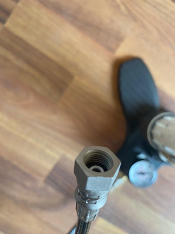 Se vende esta bomba Hill MK5 como nueva, sin signos de uso. Usada solo 1 vez (con sistema dry pack).
No 11