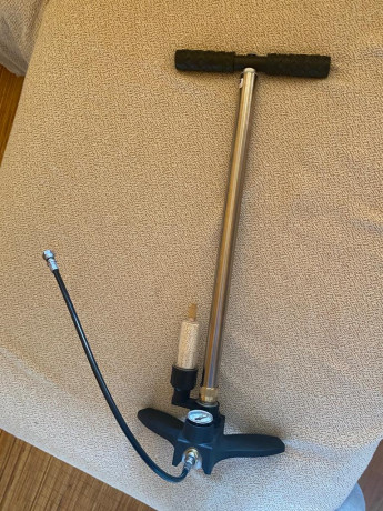 Se vende esta bomba Hill MK5 como nueva, sin signos de uso. Usada solo 1 vez (con sistema dry pack).
No 10