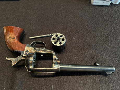 Se vende este revólver guiado en F en perfecto estado y que con buen brazo y gracias a un disparador finisimo 02