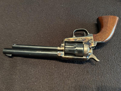 Se vende este revólver guiado en F en perfecto estado y que con buen brazo y gracias a un disparador finisimo 01