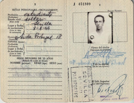  EN RECUERDO Y HOMENAJE A LOS QUE YA NO ESTÁN. 

Si pones en  GOOGLE    PASAPORTES EN LA MEMORIA   da 132