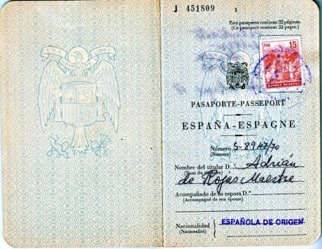  EN RECUERDO Y HOMENAJE A LOS QUE YA NO ESTÁN. 

Si pones en  GOOGLE    PASAPORTES EN LA MEMORIA   da 131