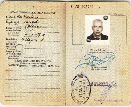 EN RECUERDO Y HOMENAJE A LOS QUE YA NO ESTÁN. 

Si pones en  GOOGLE    PASAPORTES EN LA MEMORIA   da 12