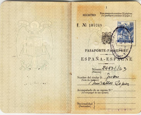  EN RECUERDO Y HOMENAJE A LOS QUE YA NO ESTÁN. 

Si pones en  GOOGLE   PASAPORTES EN LA MEMORIA  da igual 11