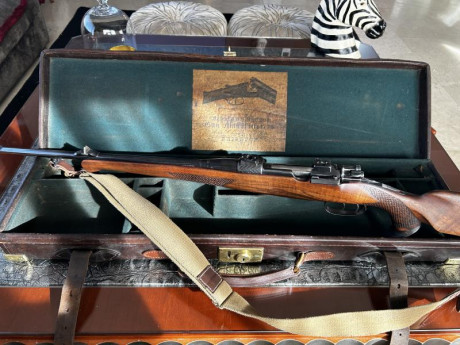 Por limpieza de armero vendo rifle artesanal de cerrojo Anton Sodia, calibre clásico alemán 7x64, maderas 02