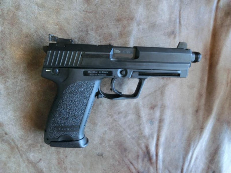 Vendo pistola HK USP Tactical en .45 ACP 
Se puede ver la pistola en Paiporta / Valencia.
La pistola esta 00