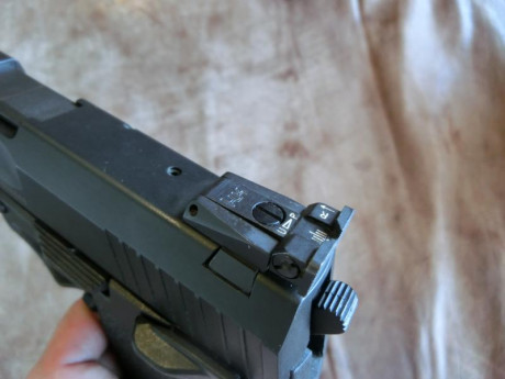 Vendo pistola HK USP Tactical en .45 ACP 
Se puede ver la pistola en Paiporta / Valencia.
La pistola esta 12