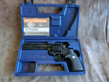 Vendo revolver Colt Phyton calibre .357 Magnum
Se puede ver el revolver en Paiporta / Valencia.

El revolver 22
