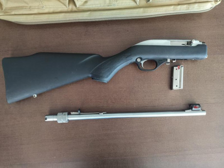 Buenos días, vendo carabina Marlin Papoose .22lr mod 70PSS. El precio es de 350e, viene con un cargador. 02